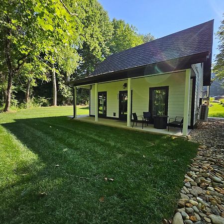 Life'S Good Retreat Bear Cottage Brevard Exterior photo