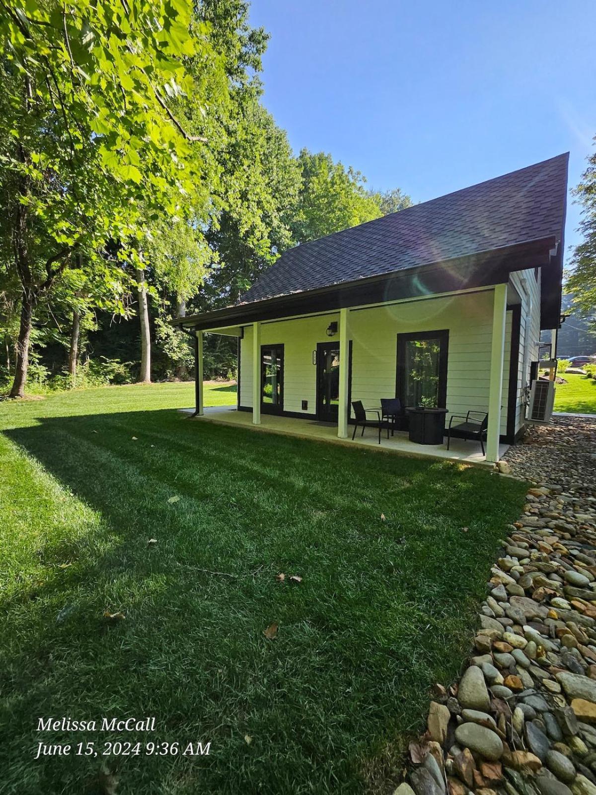 Life'S Good Retreat Bear Cottage Brevard Exterior photo